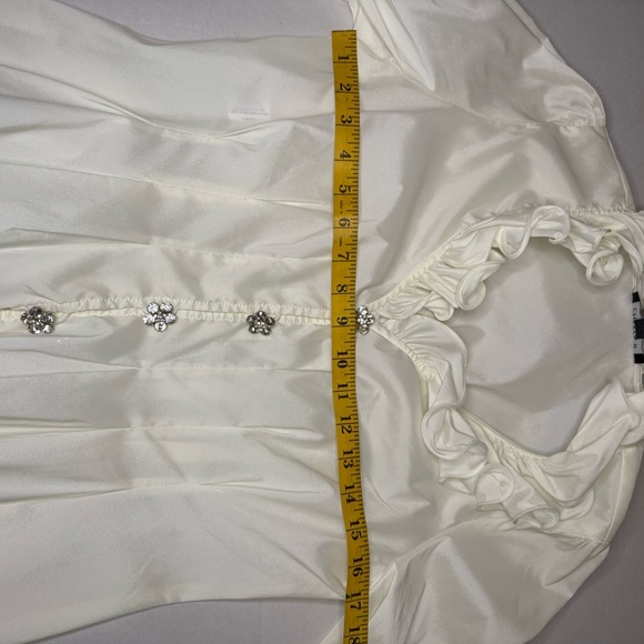 Chetta B Elegant Cream Ruffle Blouse - Picture 9 of 11